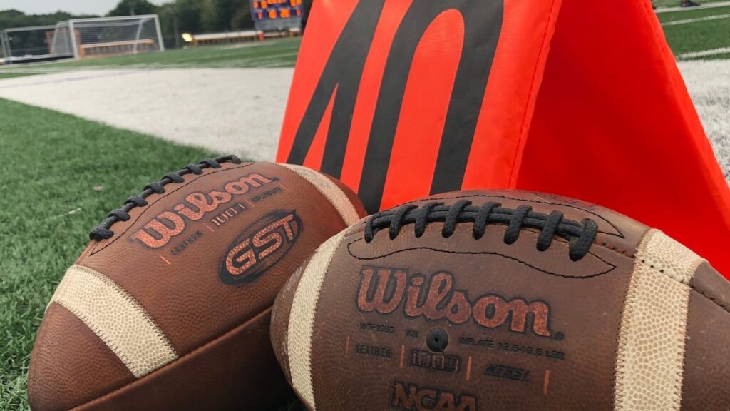 Pettigrew goes off for 194 yards rushing, two TDs in Triton win - Football recap