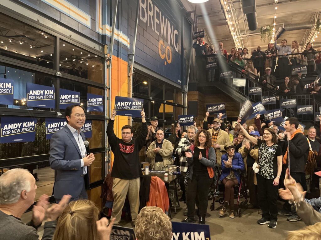 Kim will lead effort to oust Jim Beach; fires warning shot at some Democratic legislators