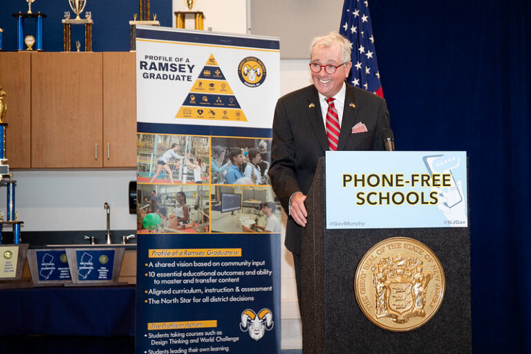 Gov. Murphy signs bill to ban cellphones in classrooms – avnet.org