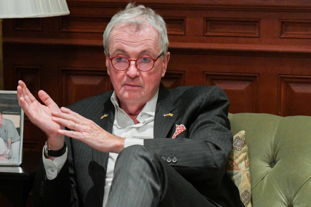 In final hours, Murphy pocket vetoes two immigration-related bills, drawing ire from advocates