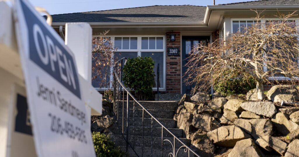 Mortgage rates increase for first time in four weeks