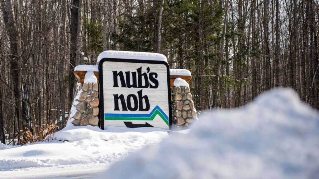 Off-duty Michigan State Police officer renders aid, helps rescue collapsed skier