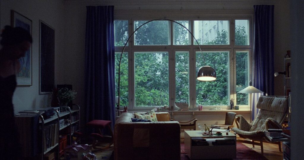 ‘Sentimental Value’ Has Very Good Lamps