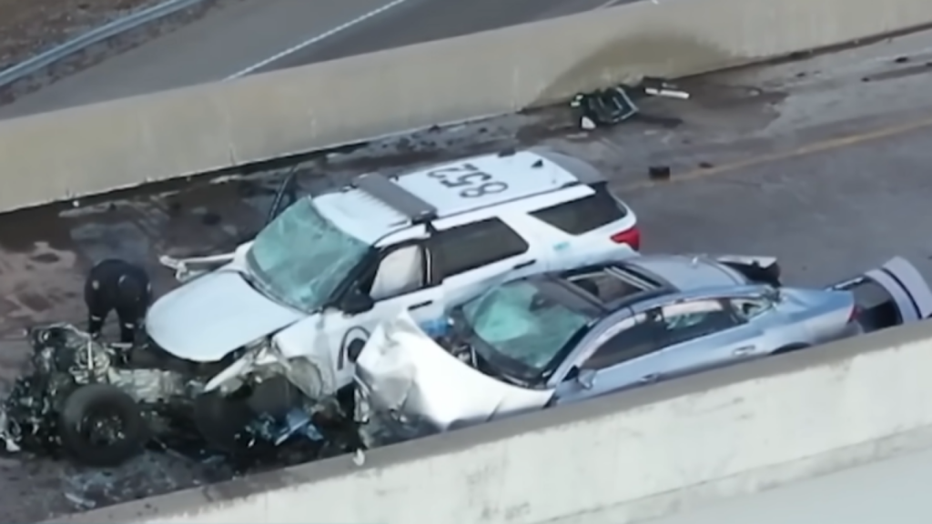 2 St. Louis officers injured in head-on crash with suspect vehicle during police pursuit