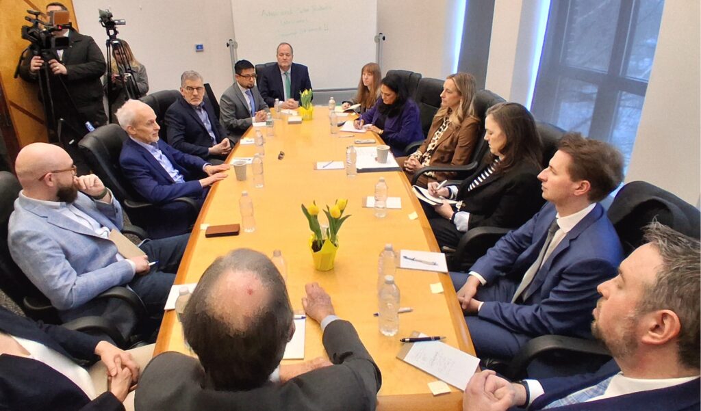 Expert: Biz and BPU Need to Up the Battery Power Collaboration Game