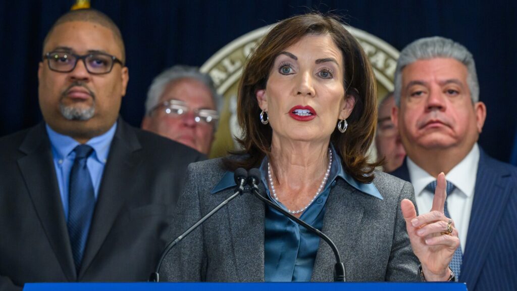Gov. Kathy Hochul announces bill that would nix ICE partnerships with police