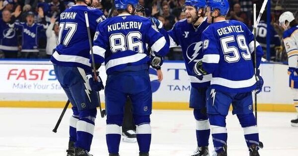Jake Guentzel caps dramatic comeback for Lightning in OT Jake Guentzel caps dramatic comeback for Lightning in OT