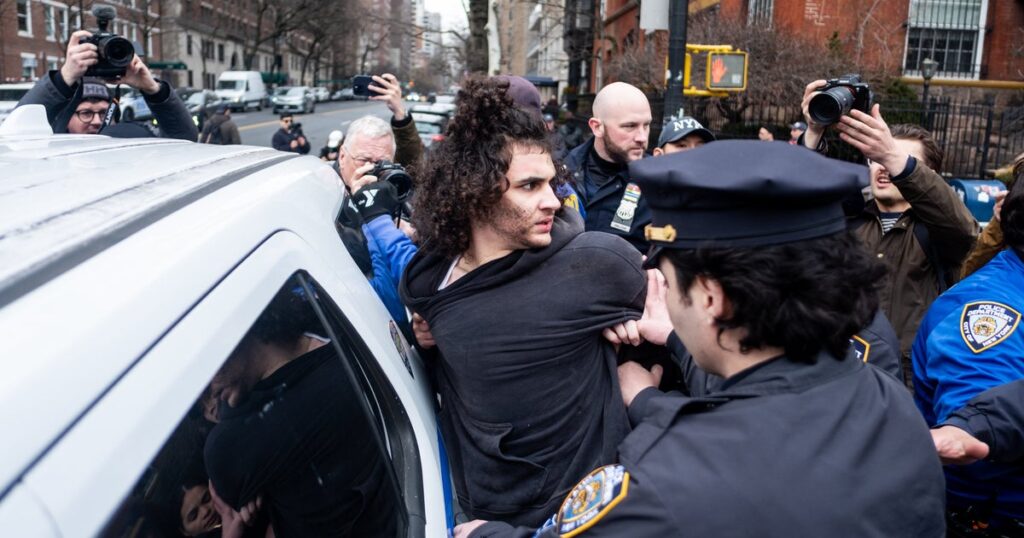 2 Men Who Brought Explosives To NYC Protest Allegedly Sympathize With Islamic State