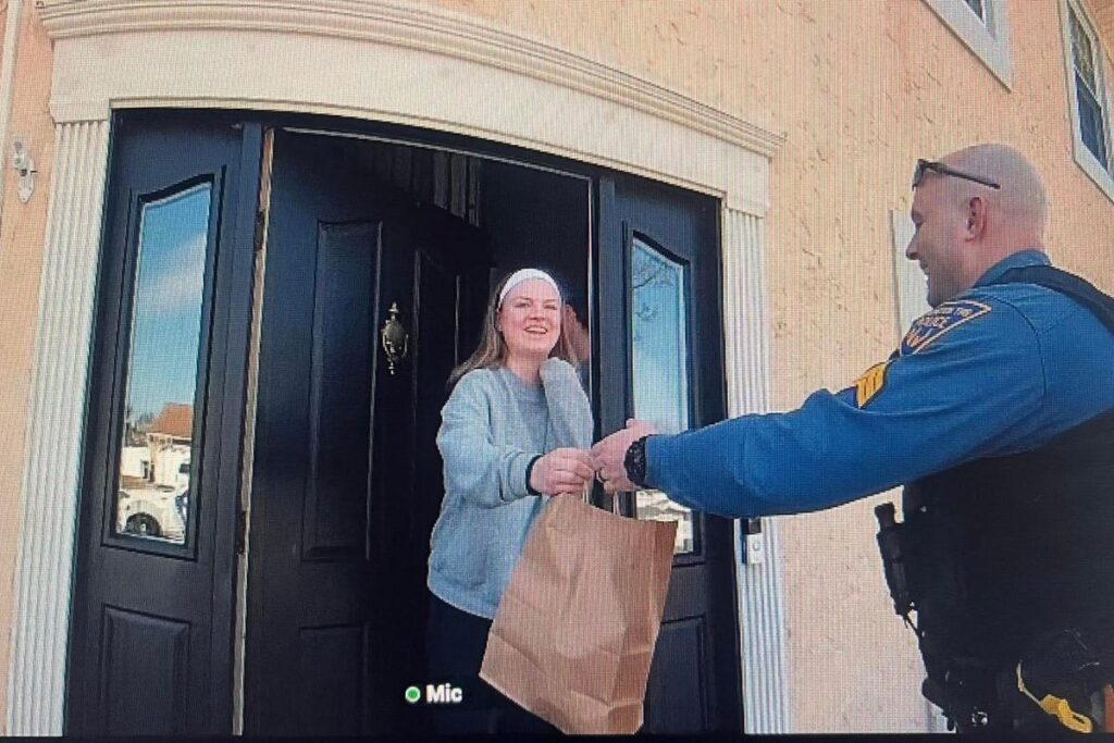 NJ cops deliver lunch after arresting DoorDash driver