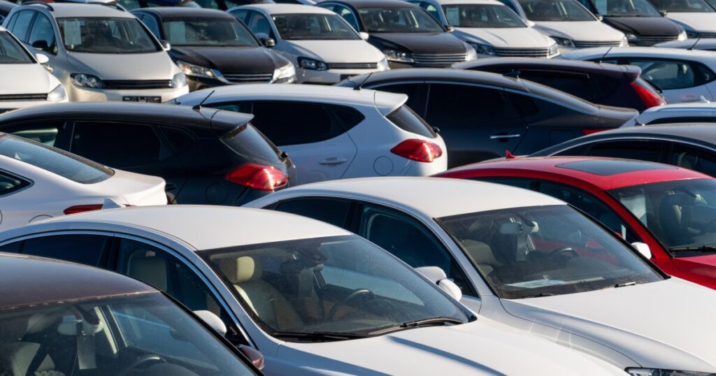 Rate moves into auto lending via app