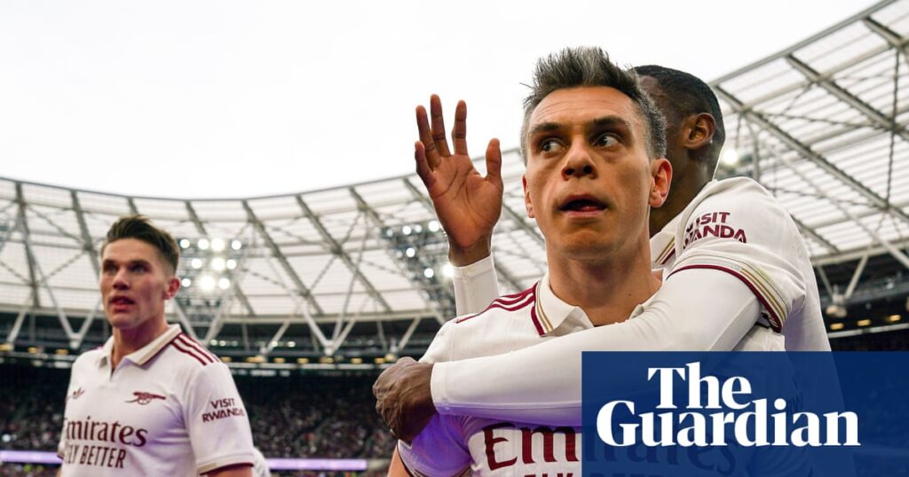 Arsenal edge closer to title and ‘spygate’ overshadows playoffs – Football Weekly | Soccer