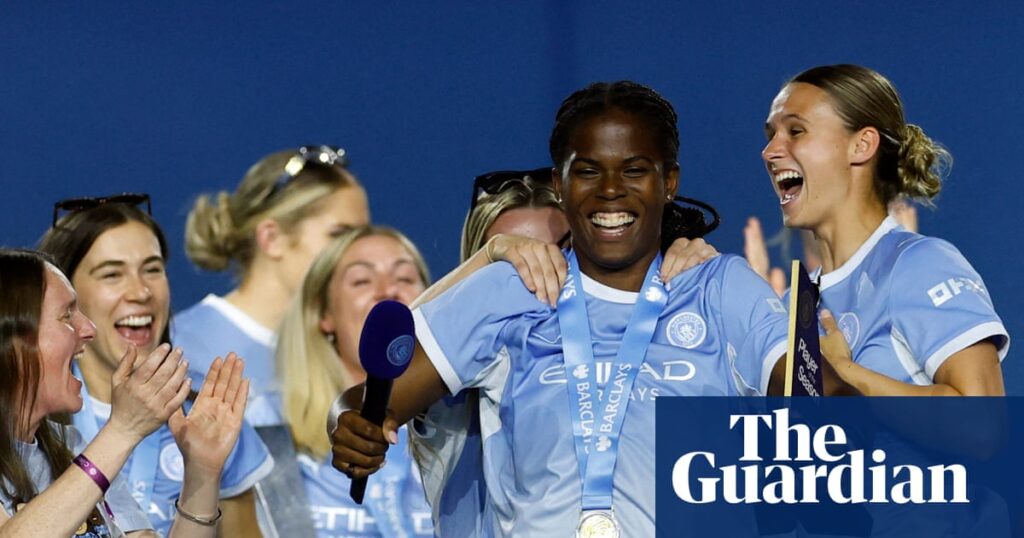 Khadija Shaw makes shock U-turn and signs record deal to stay at Manchester City | Manchester City Women