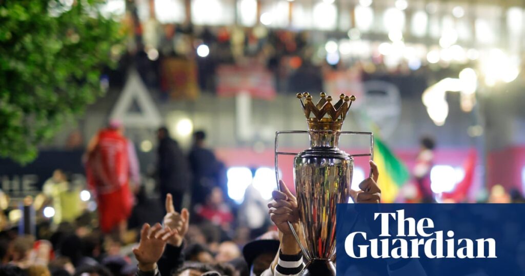 Party on the streets of London: Arsenal fans’ title celebrations – in pictures Party on the streets of London: Arsenal fans’ title celebrations – in pictures