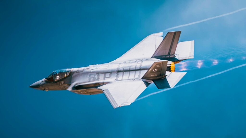 Retired US fighter pilot trained Chinese air force, feds say