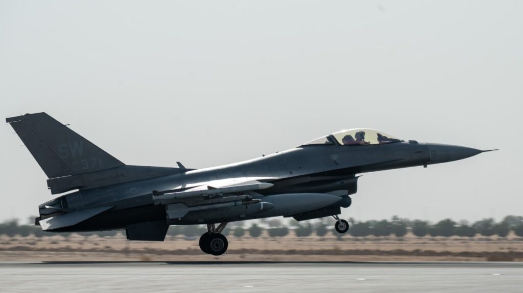 Six F-16 pilots receive Distinguished Flying Crosses for Iran strikes