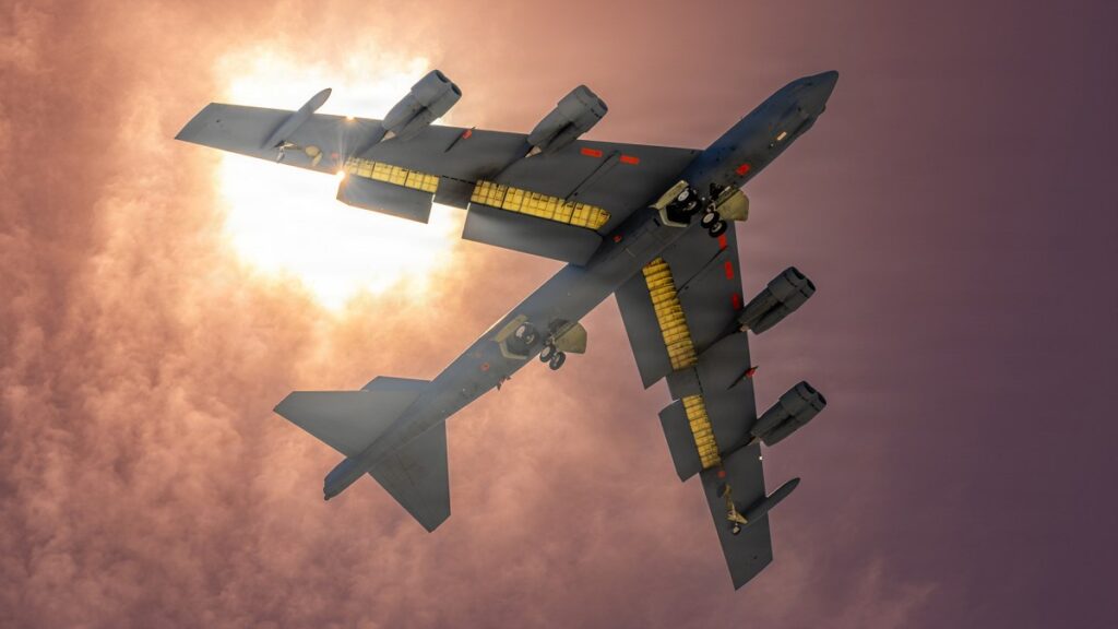 B-52 bomber crashes at Edwards Air Force Base