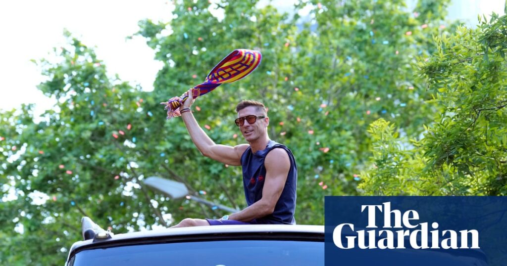 Robert Lewandowski makes MLS move to Chicago Fire on deal till 2028 | Chicago Fire