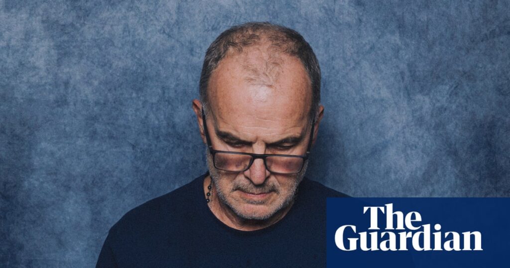 ‘I’m not a model’ Uruguay’s Bielsa defends bizarre World Cup portrait | Marcelo Bielsa ‘I’m not a model’ Uruguay’s Bielsa defends bizarre World Cup portrait | Marcelo Bielsa