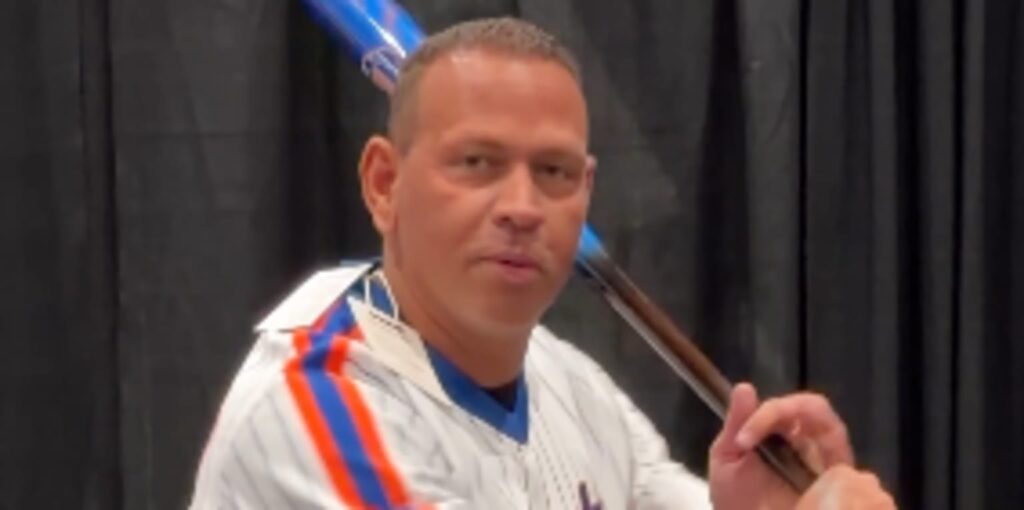 Alex Rodriguez wears Mets jersey at Fanatics Fest Alex Rodriguez wears Mets jersey at Fanatics Fest