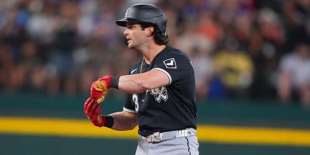 Andrew Benintendi hits bases-clearing double, celebrates 10 years service time Andrew Benintendi hits bases-clearing double, celebrates 10 years service time