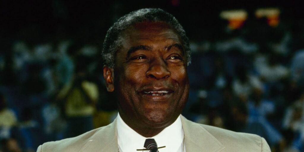 Bill White recognized with Lifetime Achievement Award by Hall of Fame