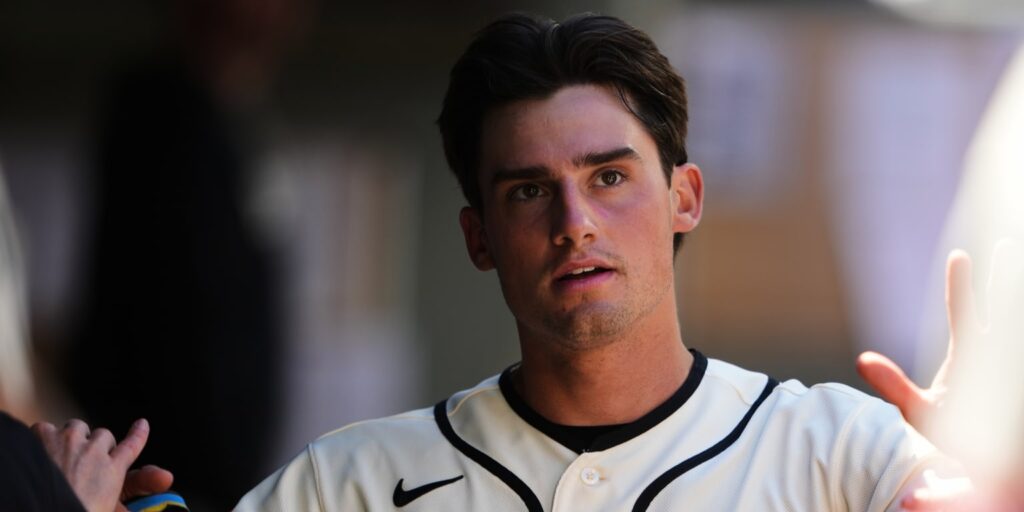 Cole Young, Luke Raley hit HRs as Mariners win vs. Giants Cole Young, Luke Raley hit HRs as Mariners win vs. Giants