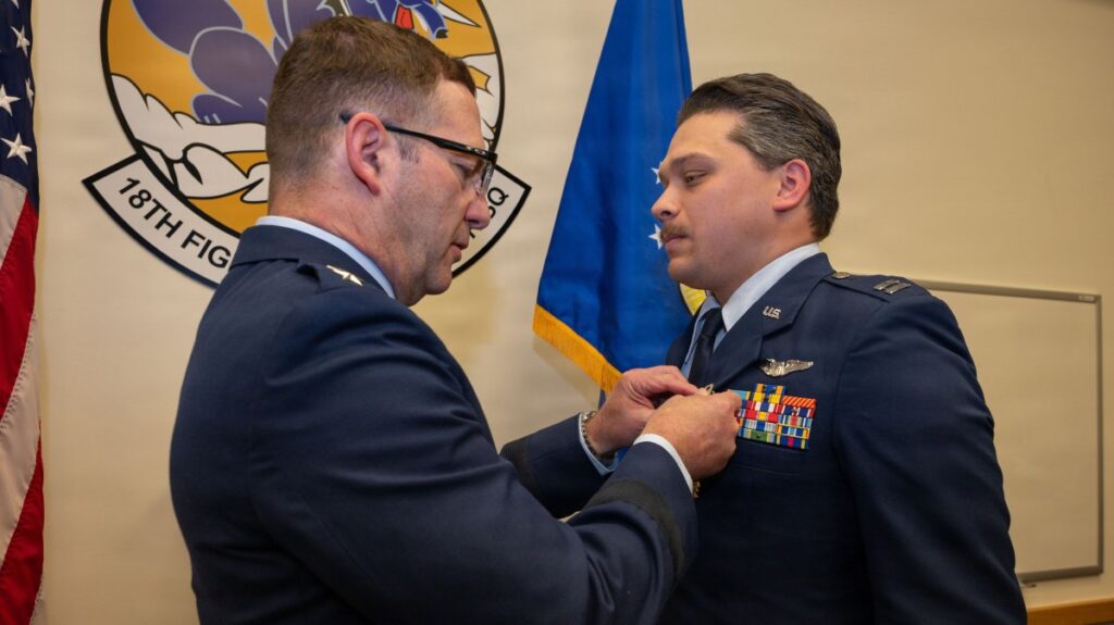 F-16 pilot awarded Distinguished Flying Cross for mission in Yemen