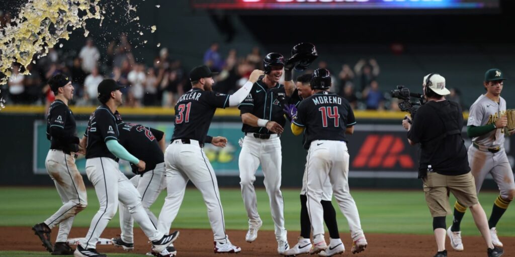 Ildemaro Vargas hits walk-off after Kohl Drake strong in debut