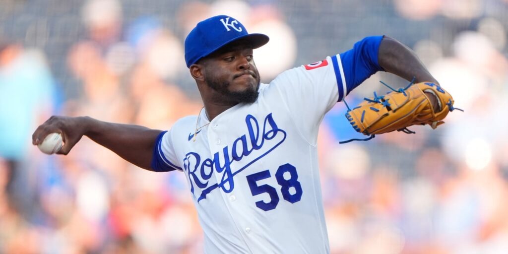Luinder Avila strikes out seven in Royals' win vs. Giants