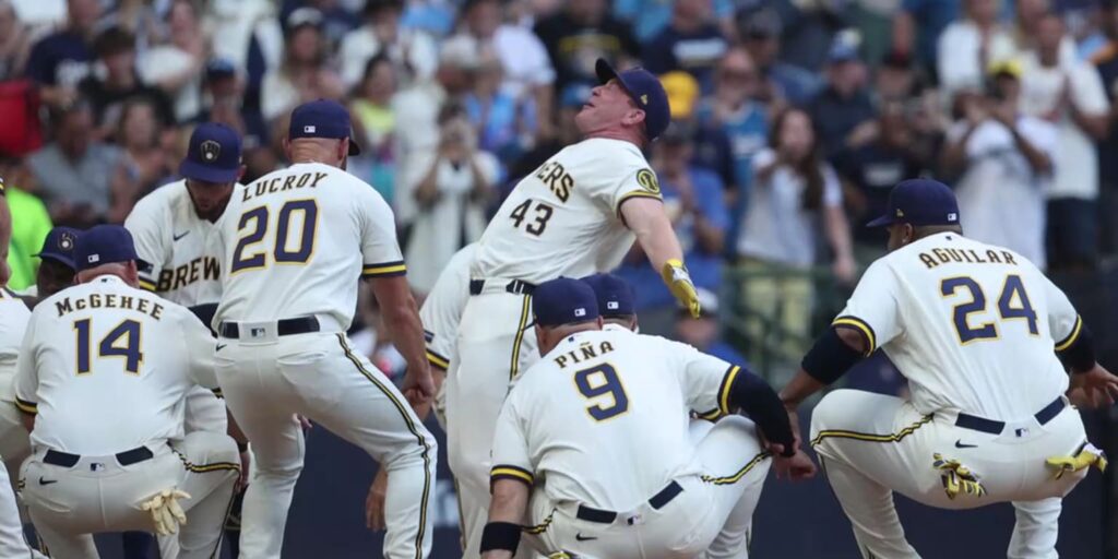 Randy Wolf hits home run in Brewers' Alumni Legends Game