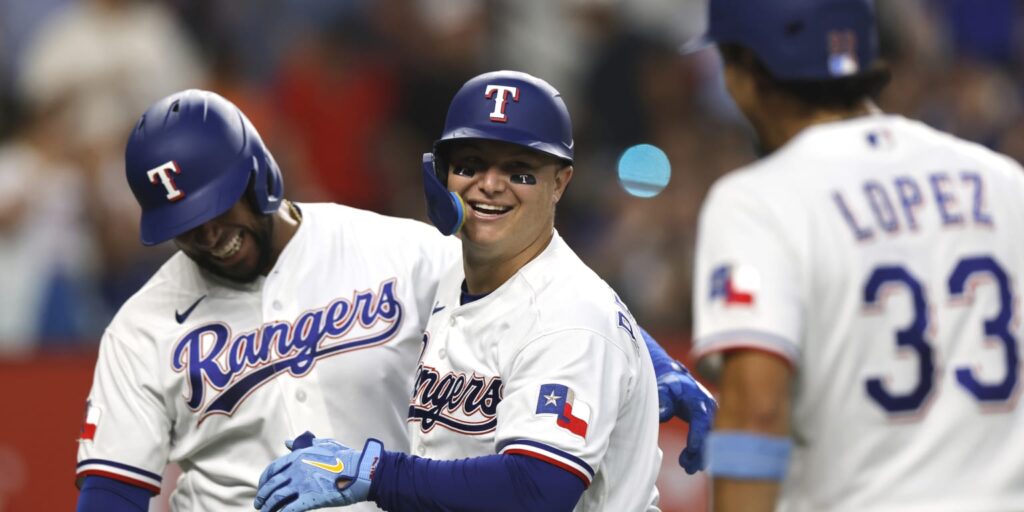 Rangers hit four home runs off George Kirby in win