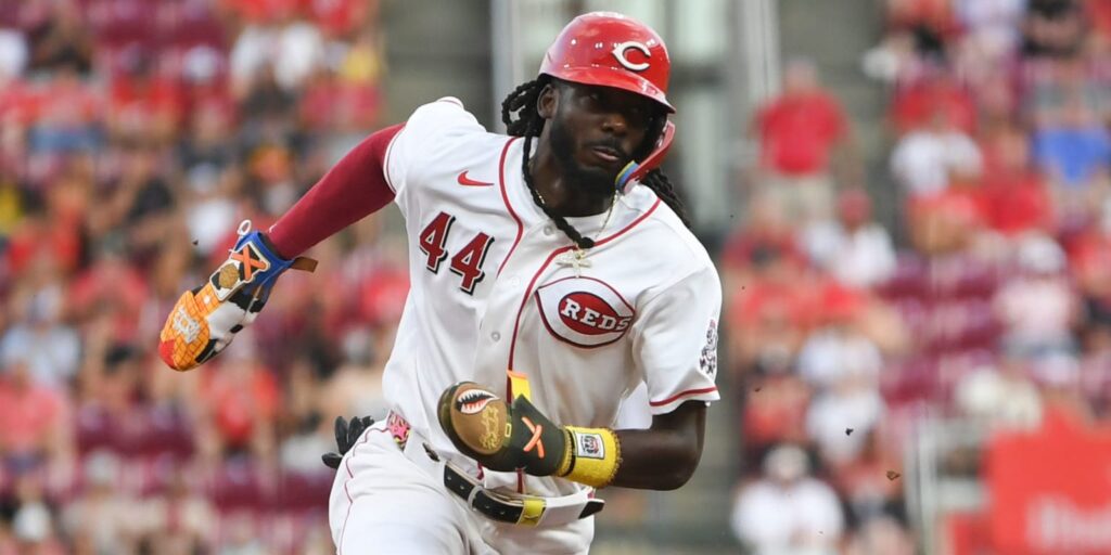 Reds beat Pirates on walk-off fielder's choice