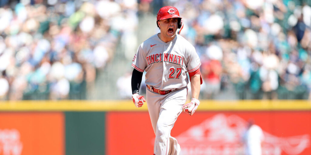 Sal Stewart hits big home run to lead Reds over Mariners
