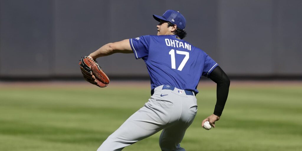 Shohei Ohtani knee injury update