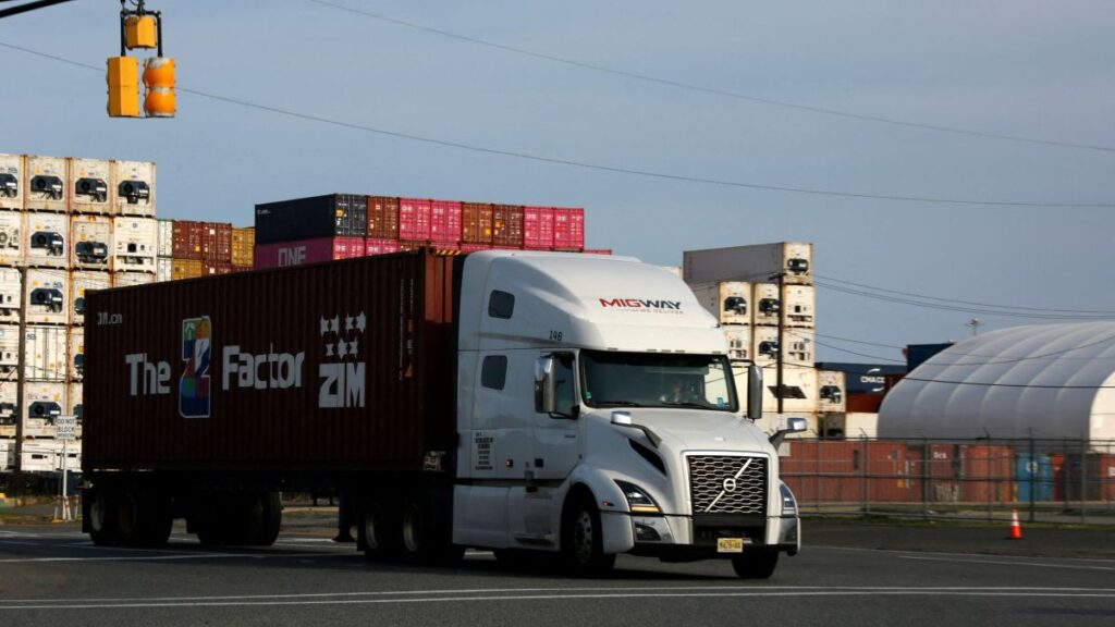 Transportation Department wants veterans to become truck drivers