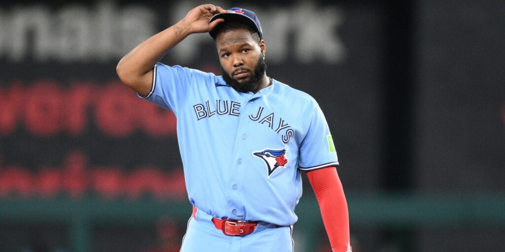 Vladimir Guerrero Jr. exits with right leg injury