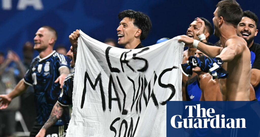 ‘Malvinas are Argentinian’: World Cup holders celebrate win over England with Falklands banner | World Cup 2026 ‘Malvinas are Argentinian’: World Cup holders celebrate win over England with Falklands banner | World Cup 2026