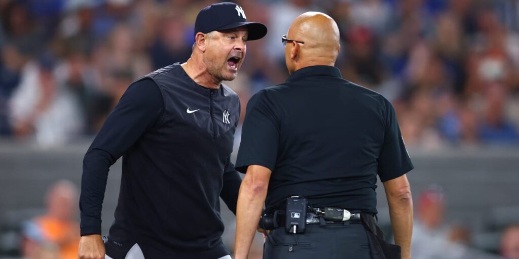 Aaron Boone ejected from Yankees-Blue Jays
