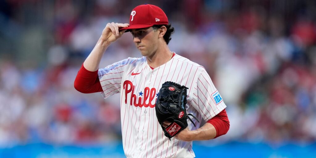 Andrew Painter leaves game with left hamstring tightness