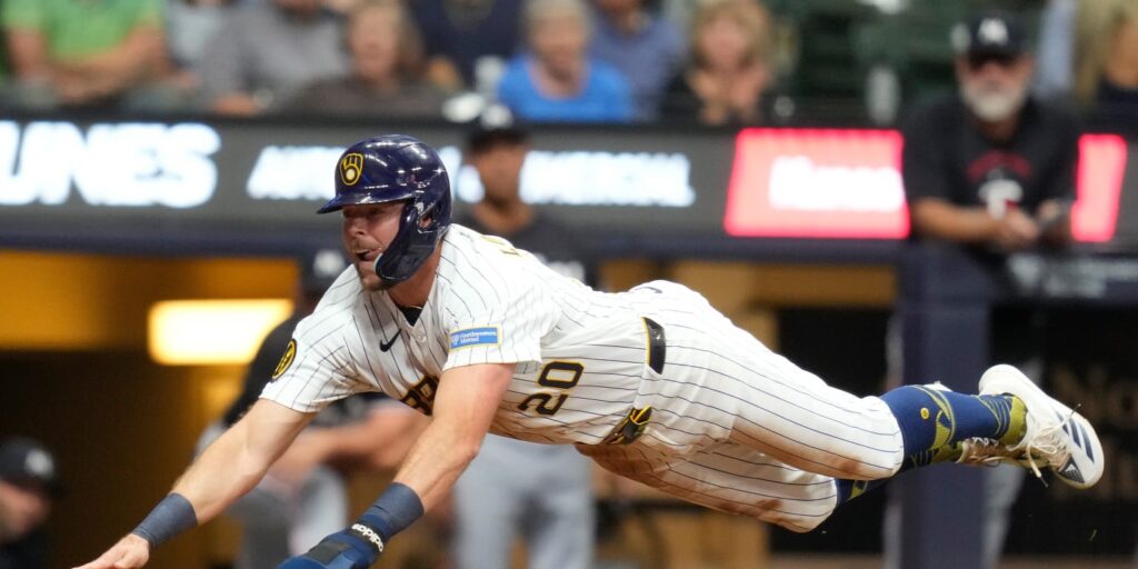Andrew Vaughn's RBI single completes comeback against Twins
