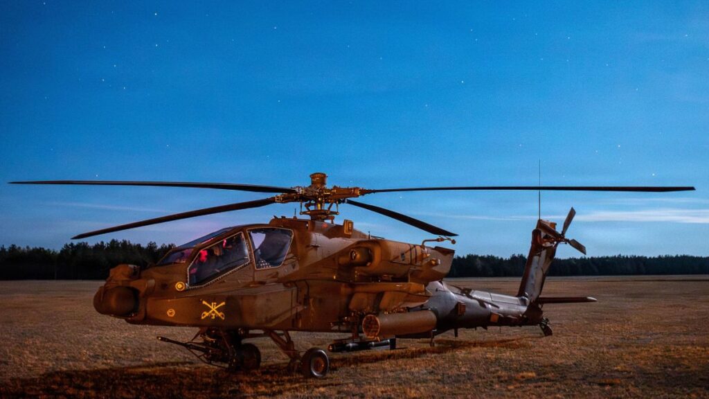 Army grounds Apache training flights after Fort Hood crash
