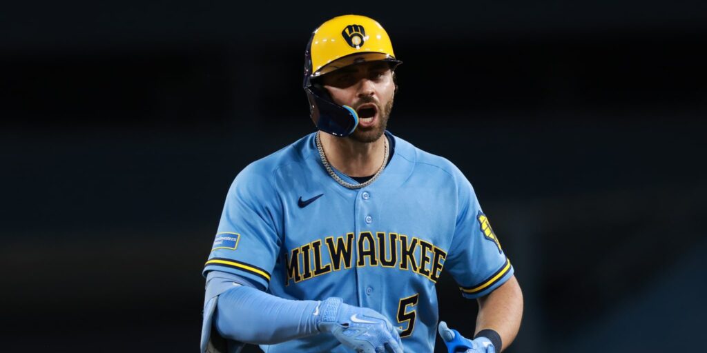 Brewers rally in 9th inning to beat Dodgers, keep NL best record Brewers rally in 9th inning to beat Dodgers, keep NL best record
