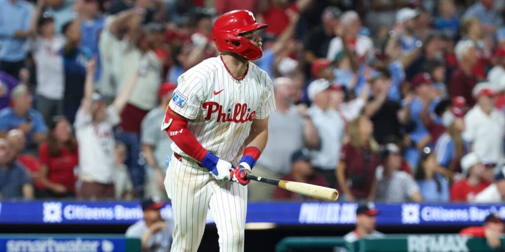 Bryce Harper dealing with knee soreness after move back to outfield