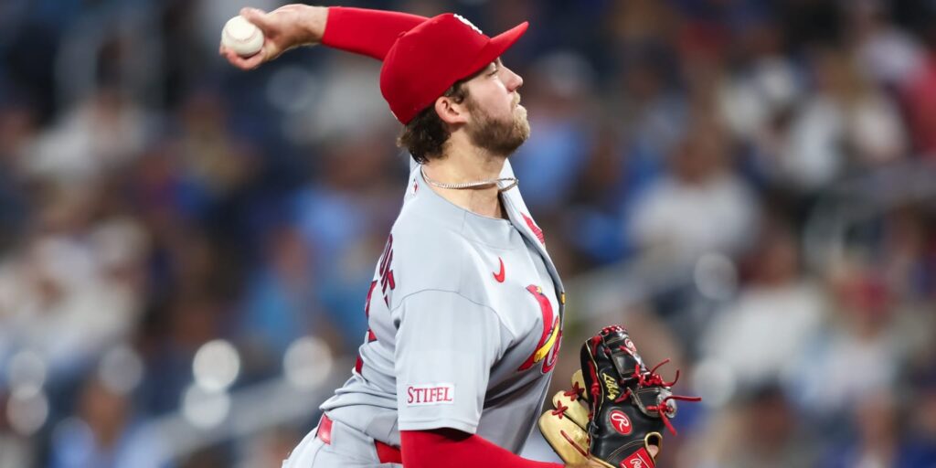 Cardinals score four runs in ninth inning, beat Blue Jays