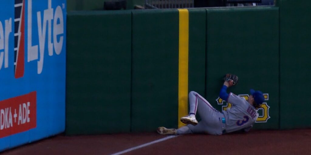 Carson Benge exits Mets game with wrist injury Carson Benge exits Mets game with wrist injury