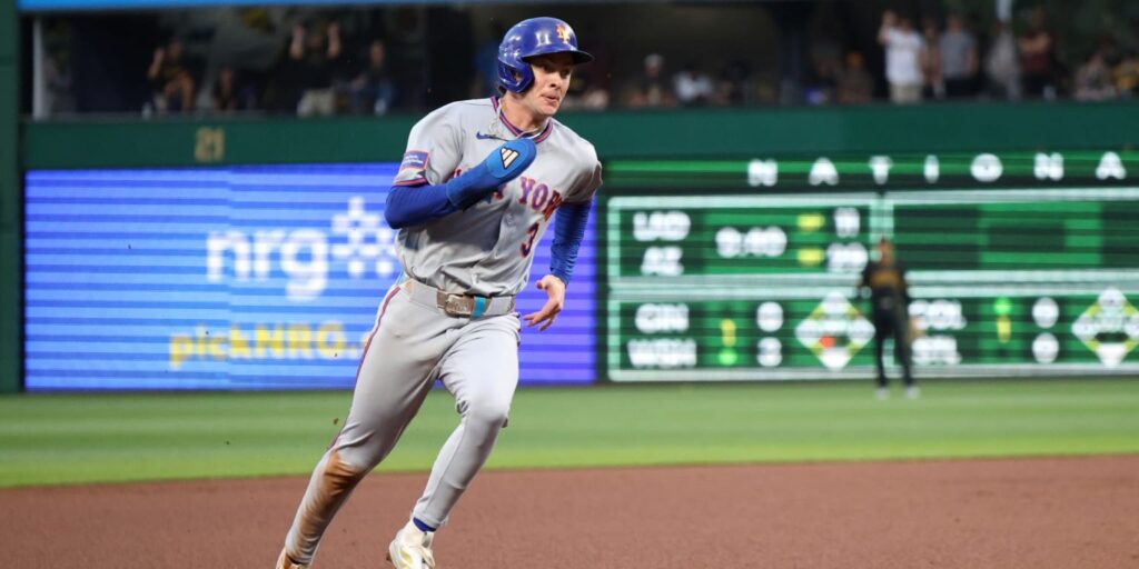 Carson Benge out of Mets' lineup with wrist injury