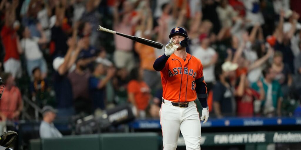 Christian Walker hits walk-off home run in Astros' win over Mariners