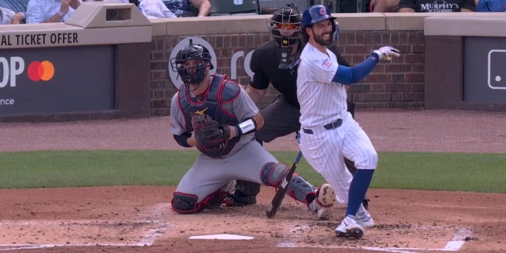 Dansby Swanson exits with left side injury Dansby Swanson exits with left side injury