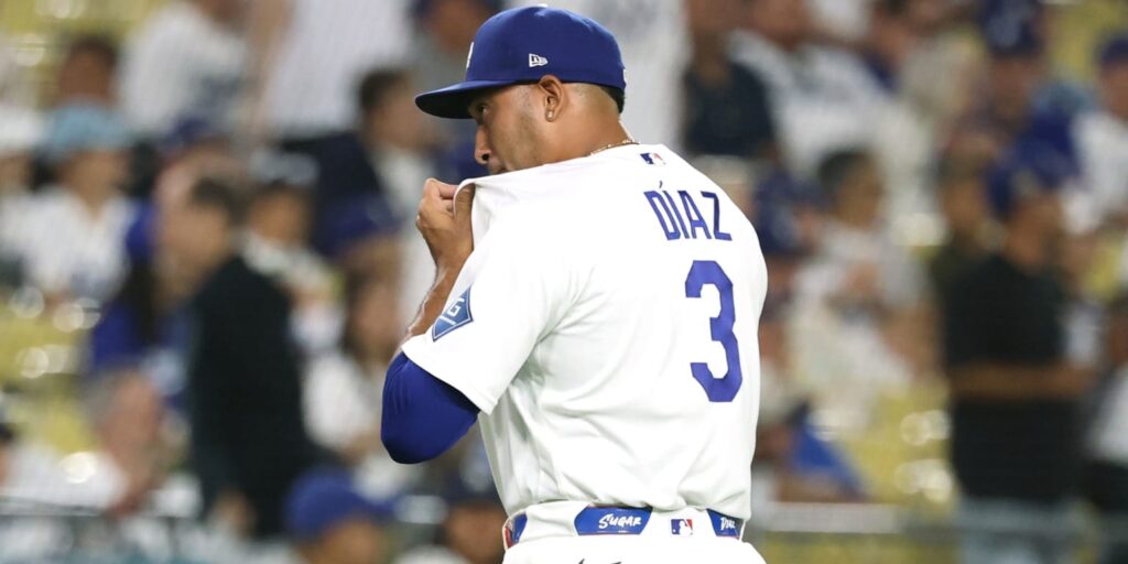 Edwin Díaz returning to injured list (report) Edwin Díaz returning to injured list (report)