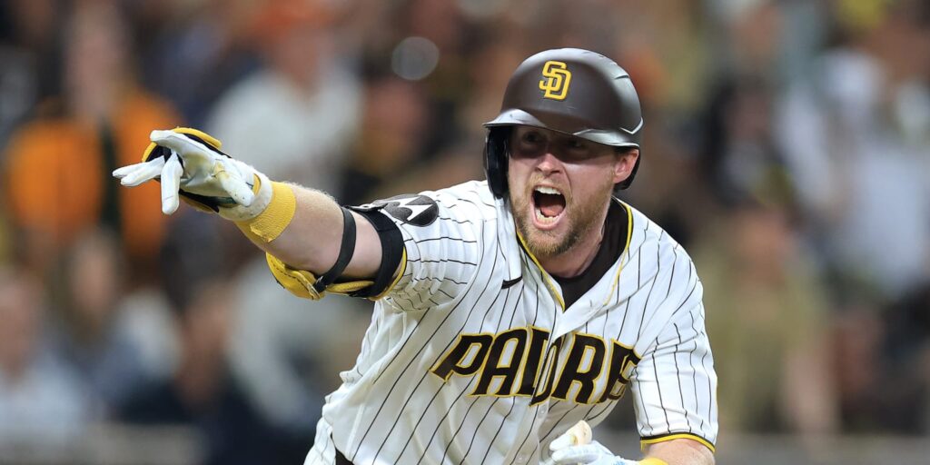 Jake Cronenworth hits walk-off single in Padres win over Giants Jake Cronenworth hits walk-off single in Padres win over Giants